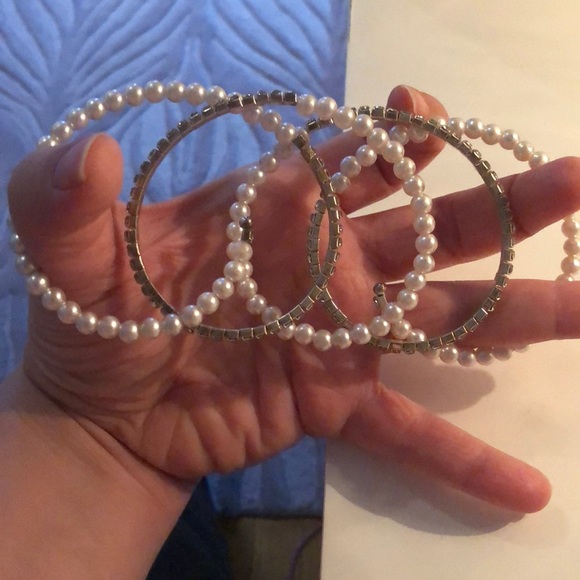Silver/pearl wrap bracelet - Picture 2 of 3